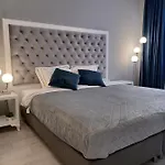 Tara Deluxe *