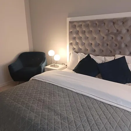 Tara Deluxe Apartment *
