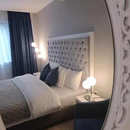 Tara Deluxe Varna