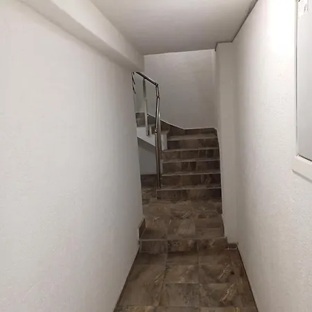 Tara Deluxe Варна